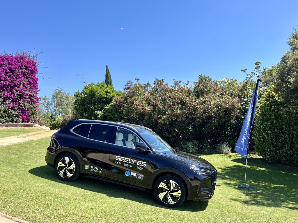 geely torneo golf